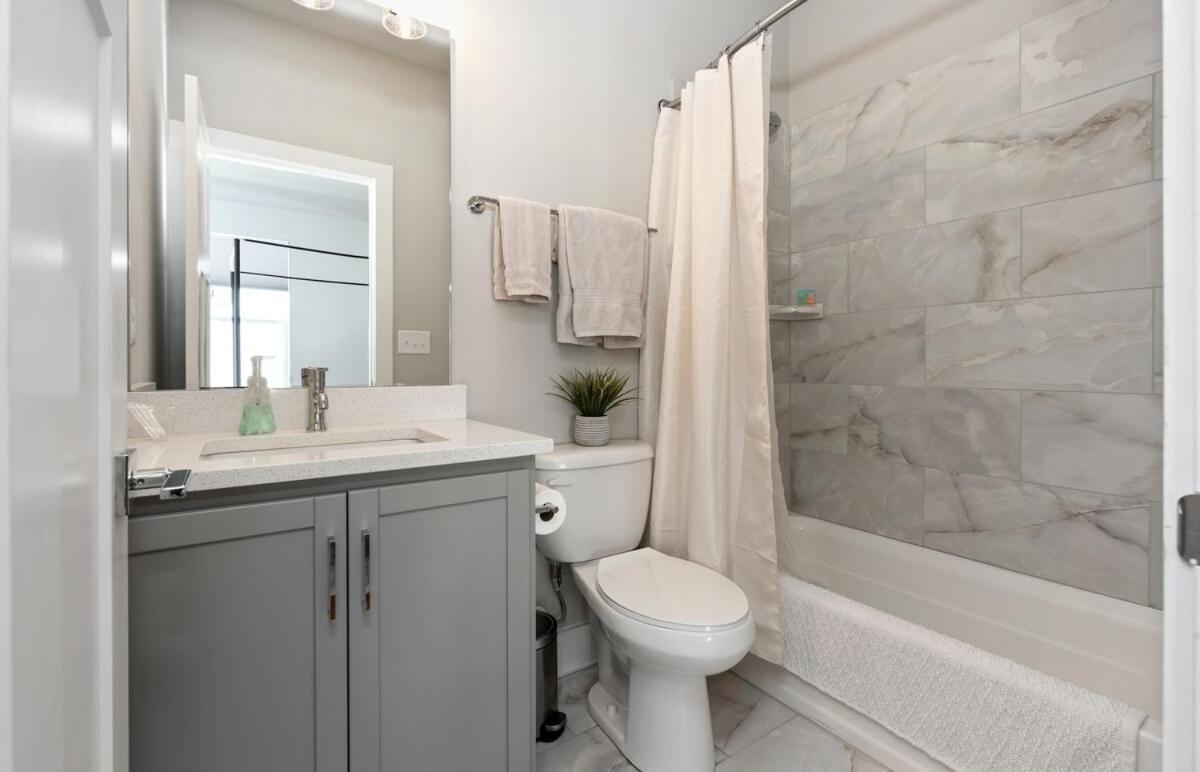 Ultimate Downtown Oasis, 10 Guests * Charlotte